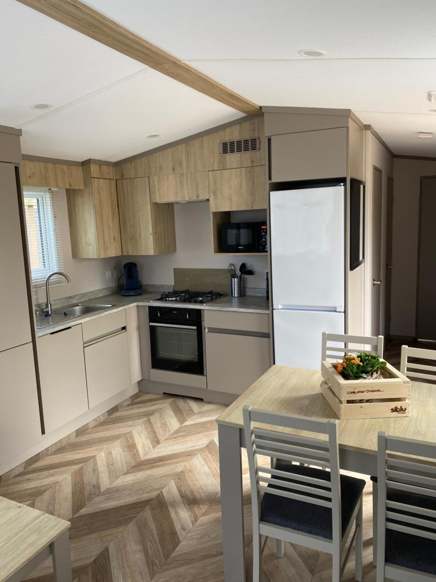 4 Persoons Chalet Hz 21 Lauwersoog Eksteriør billede